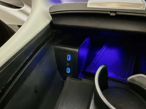 Used 2023 Mercedes-Benz EQS 580 4MATIC SUV w/ Exclusive Trim Package image 18