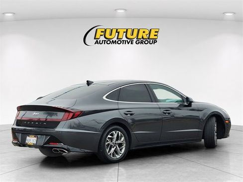 Used 2022 Hyundai Sonata SEL w/ Preferred Accessory Package image 4