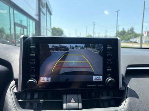 Used 2019 Toyota RAV4 XLE w/ Convenience Package AWD/4WD image 18