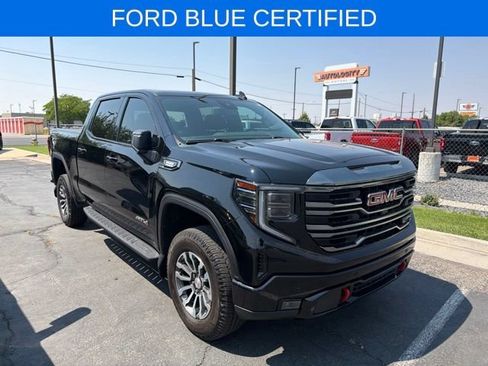 Used 2022 GMC Sierra 1500 AT4 w/ AT4 Premium Package AWD/4WD image 2