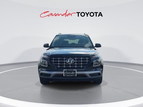 Used 2024 Hyundai Venue SEL FWD image 3