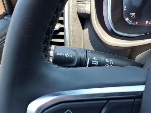 Used 2025 RAM 2500 Laramie AWD/4WD image 26