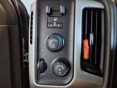 Used 2018 GMC Sierra 1500 SLT image 18