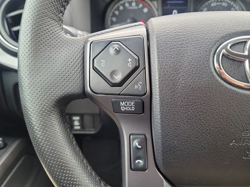 Used 2021 Toyota Tacoma TRD Off-Road w/ Technology Package AWD/4WD image 26