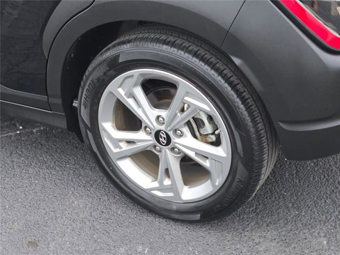 Used 2023 Hyundai Kona SEL w/ Convenience Package image 18