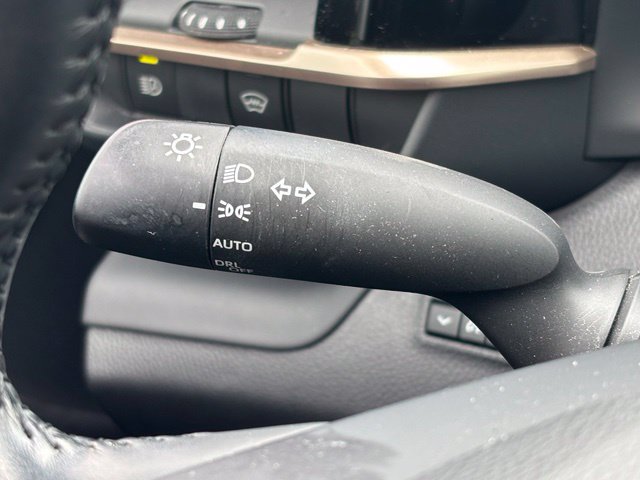 Used 2023 Toyota Crown AWD/4WD image 18