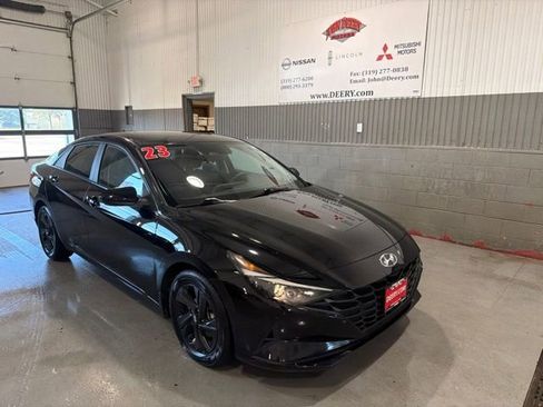 Used 2023 Hyundai Elantra SEL FWD image 1