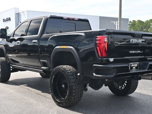 Used 2025 GMC Sierra 2500 Denali Ultimate image 12