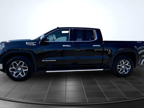 Used 2023 GMC Sierra 1500 SLT w/ SLT Premium Plus Package AWD/4WD image 3