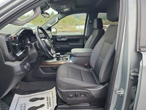Certified 2024 Chevrolet Silverado 1500 LT Trail Boss w/ Convenience Package II AWD/4WD image 11