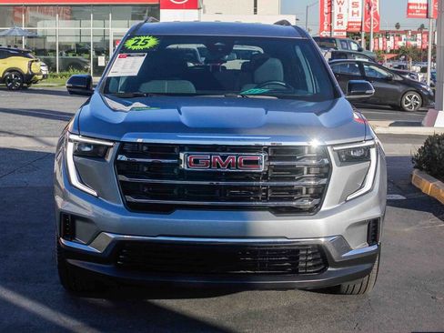 Used 2025 GMC Acadia Elevation image 3