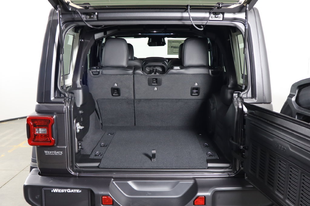 New 2027 Jeep Wrangler Unlimited Sahara AWD/4WD image 17