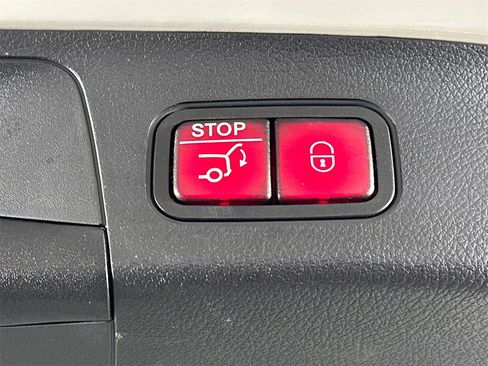 Certified 2025 Mercedes-Benz GLA 250 image 21