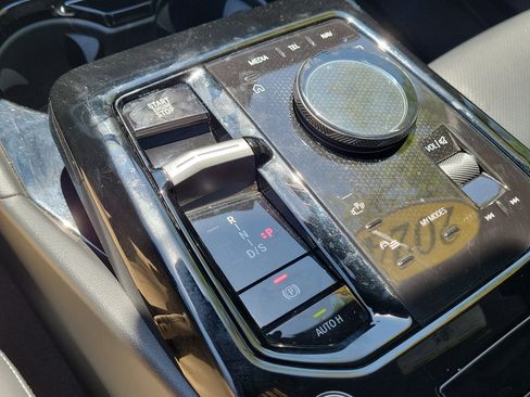 Used 2024 BMW 530i image 32