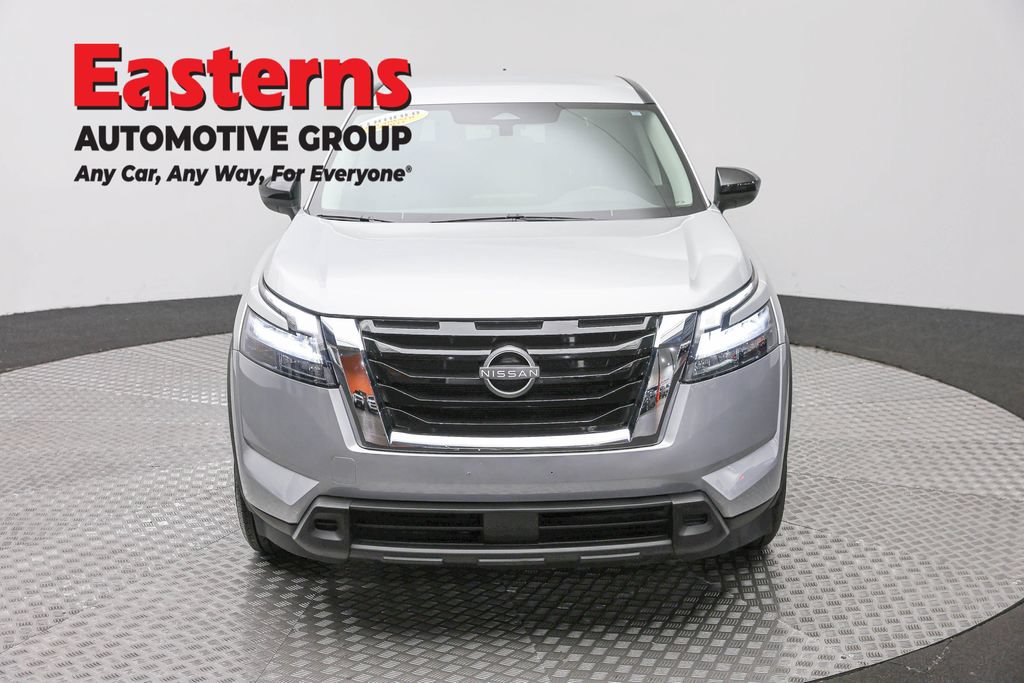 Used 2023 Nissan Pathfinder S AWD/4WD image 4