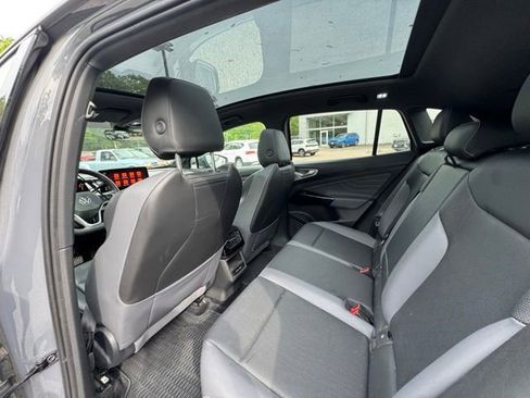 Used 2023 Volkswagen ID.4 Pro S AWD/4WD image 10