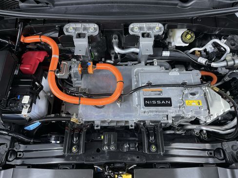 Certified 2024 Nissan Ariya AWD image 28