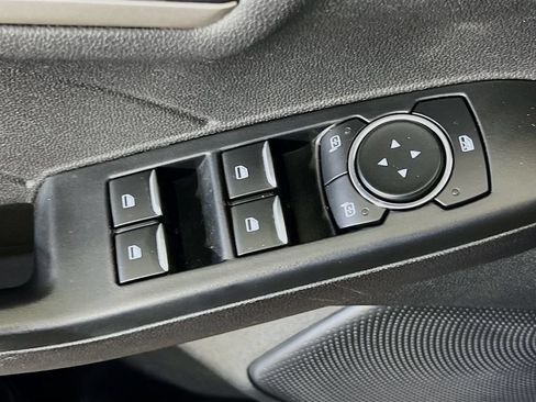 Used 2022 Ford Escape SE w/ SE Sport Appearance Package FWD image 17
