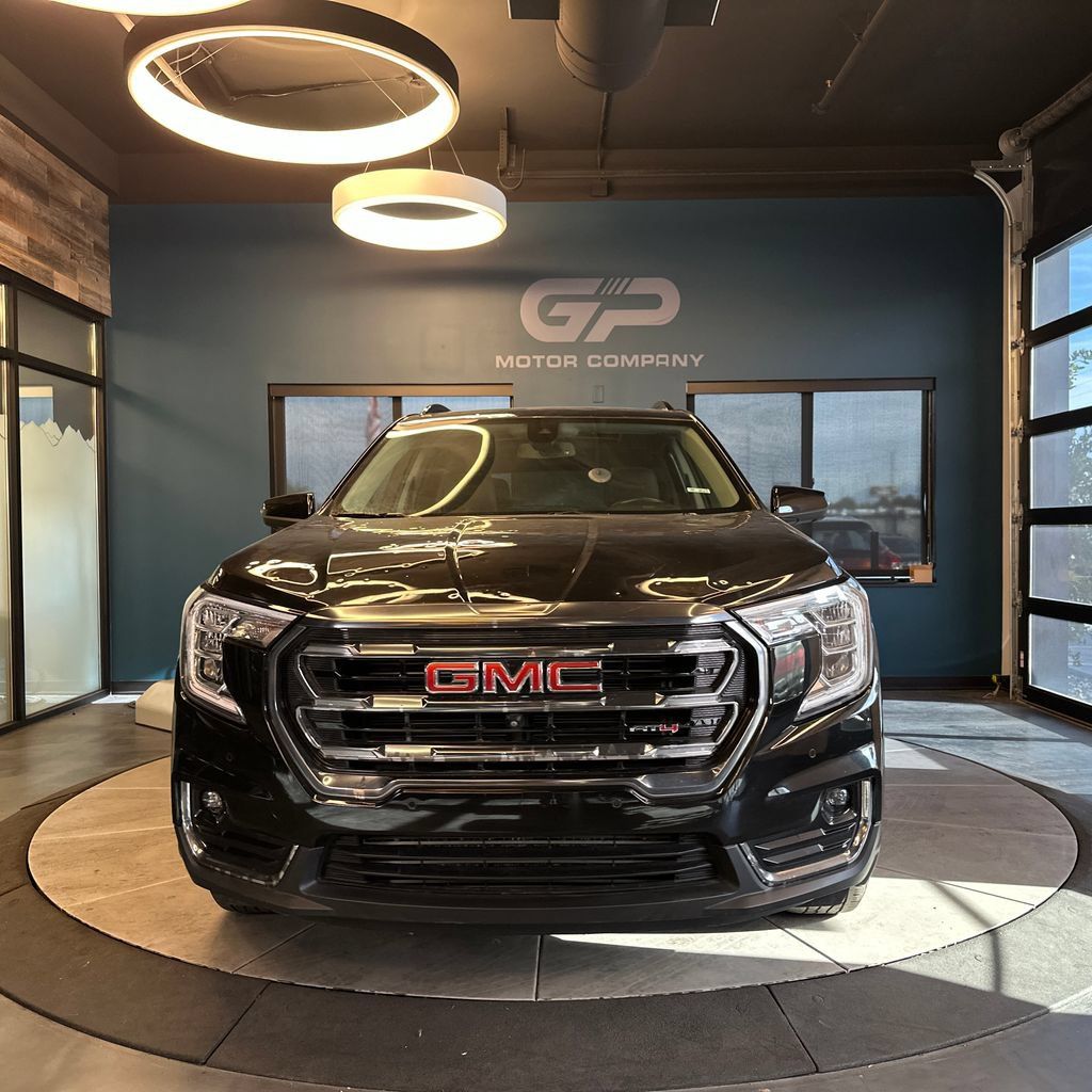 Used 2022 GMC Terrain AT4 w/ Tech Package AWD/4WD image 8