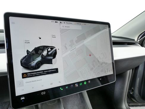 Used 2023 Tesla Model Y Performance AWD/4WD image 14