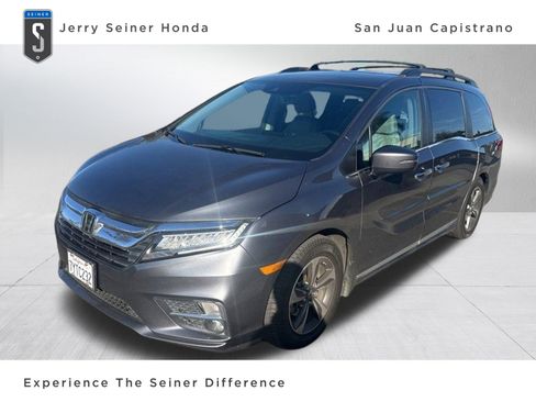 Used 2018 Honda Odyssey Touring image 1