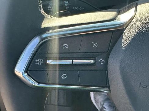 New 2026 Chevrolet Traverse LT image 12