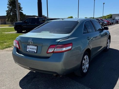 Used 2010 Toyota Camry LE FWD image 34