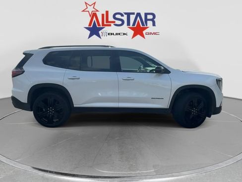 Used 2025 GMC Acadia Elevation w/ Elevation Premium Package FWD image 8