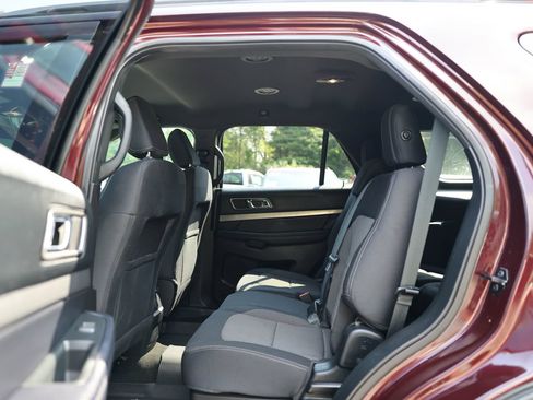 Certified 2018 Ford Explorer XLT AWD/4WD image 16