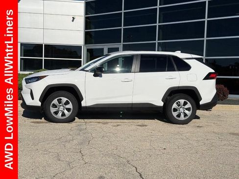 Used 2022 Toyota RAV4 LE AWD/4WD image 6