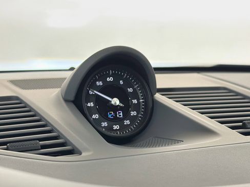 Used 2024 Porsche 911 Carrera 4 GTS image 40