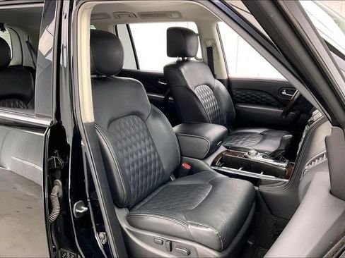Used 2019 INFINITI QX80 Luxe w/ 22" Wheel Package image 7