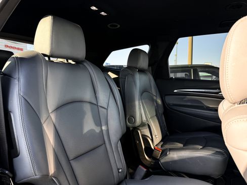Used 2024 Buick Enclave Premium image 16