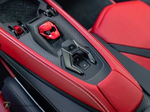 Used 2025 Lamborghini Revuelto AWD/4WD image 18