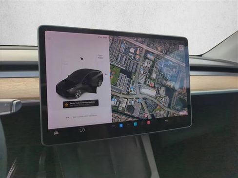 Used 2021 Tesla Model Y Long Range image 12