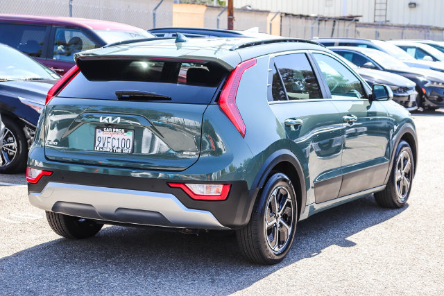 Certified 2025 Kia Niro EX FWD image 9