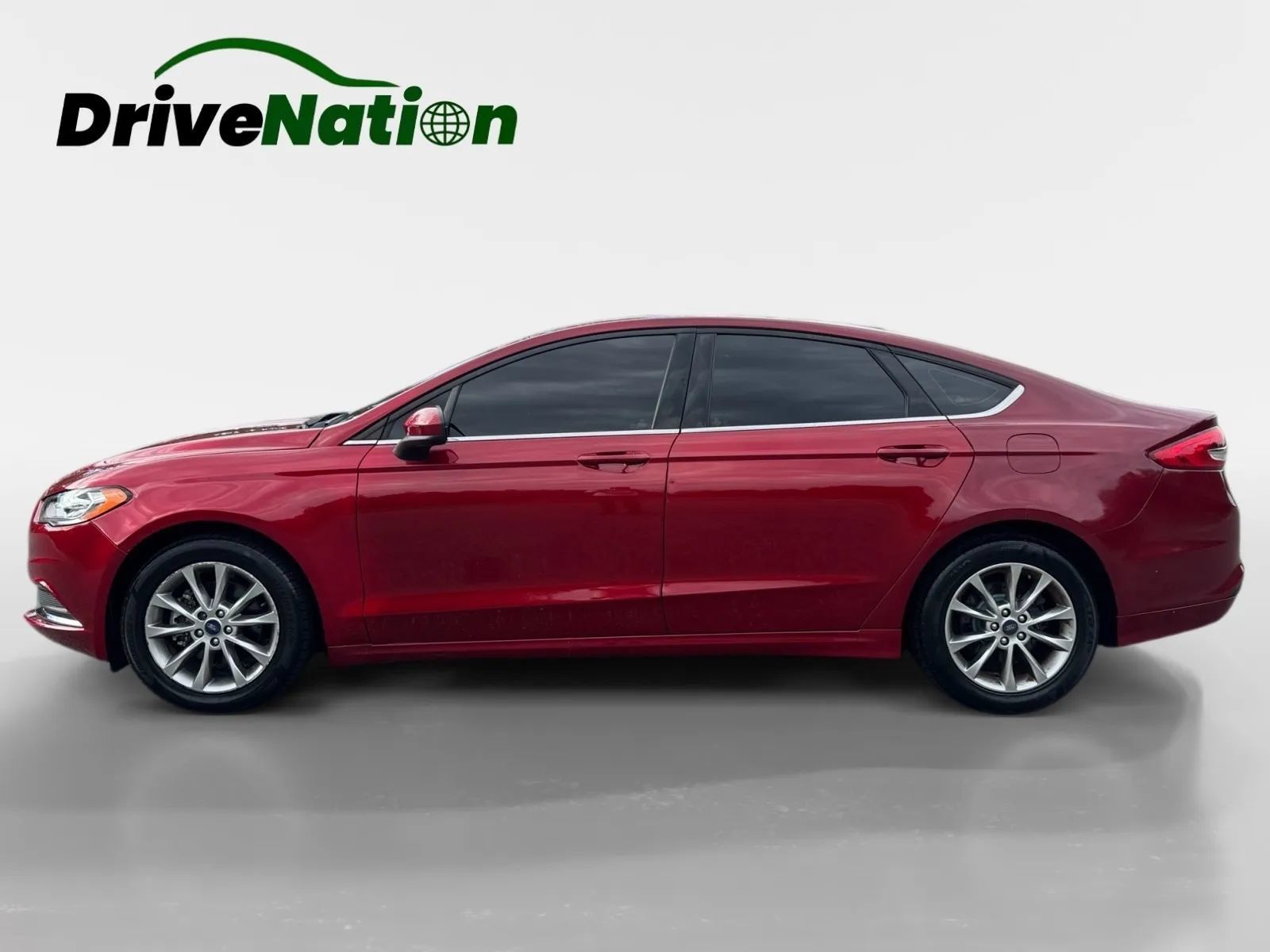 Used 2017 Ford Fusion SE w/ Fusion SE Technology Package FWD image 8