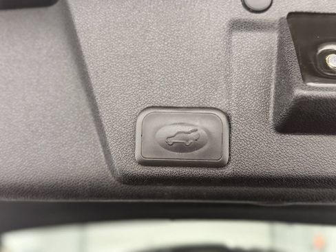Used 2017 Chevrolet Traverse LT AWD/4WD image 18