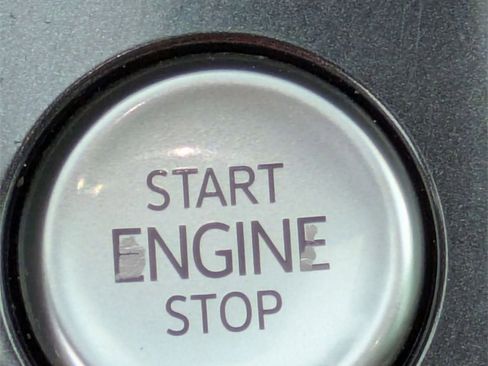 Used 2022 Volkswagen Tiguan SE image 16