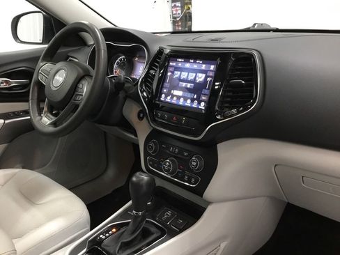 Used 2022 Jeep Cherokee Limited AWD/4WD image 29