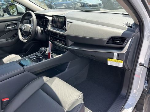 New 2026 Nissan Rogue SV FWD image 42