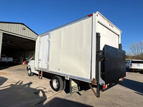 Used 2008 Chevrolet Express 3500 image 4