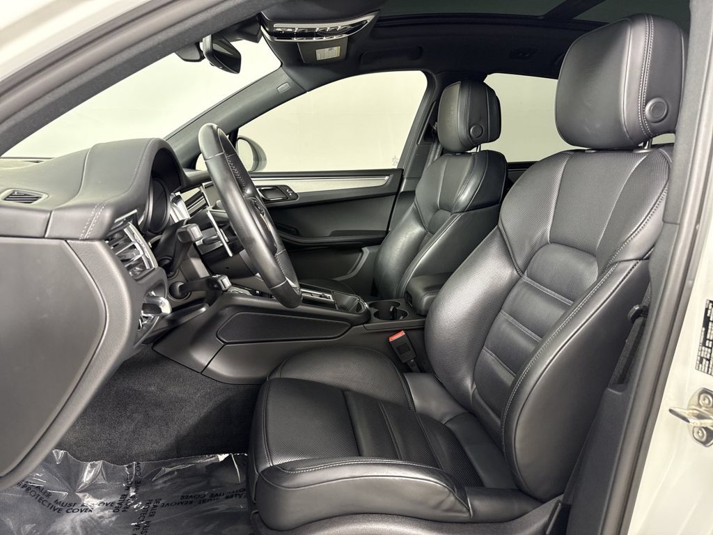 Certified 2024 Porsche Macan w/ Premium Plus Package AWD/4WD image 5