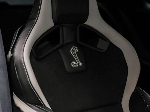 Used 2021 Ford Mustang Shelby GT500 w/ Carbon Fiber Track Pack image 60