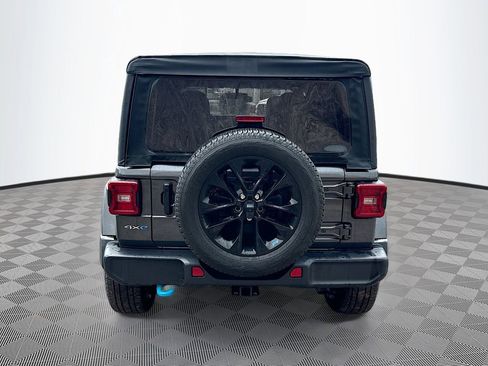 Used 2023 Jeep Wrangler Unlimited Sahara w/ Cold Weather Group image 7