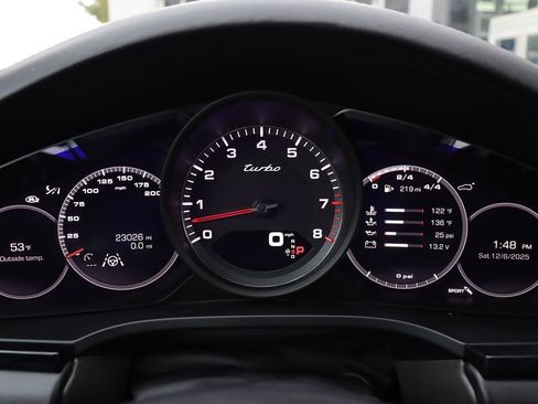 Used 2020 Porsche Cayenne Turbo image 19