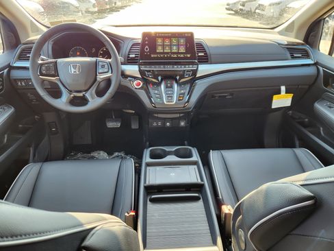 New 2026 Honda Odyssey Touring image 7