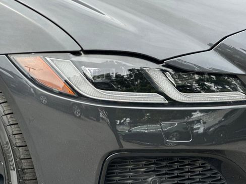 New 2024 Jaguar XF R-Dynamic SE AWD/4WD image 9