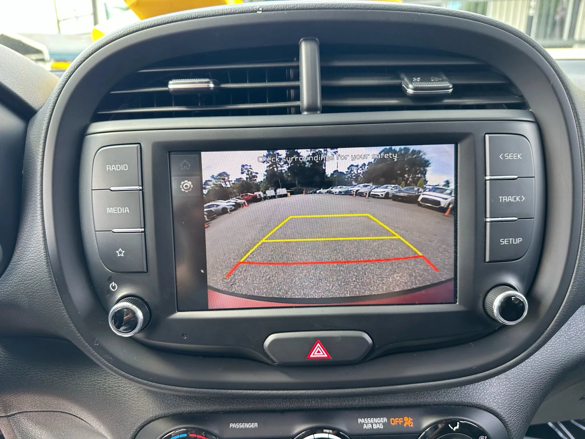 Used 2025 Kia Soul LX w/ LX Technology Package FWD image 31