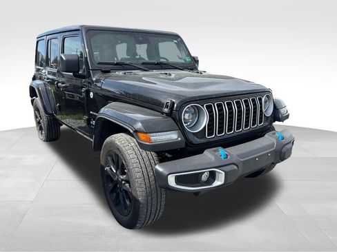 Used 2024 Jeep Wrangler Unlimited Sahara AWD/4WD image 2